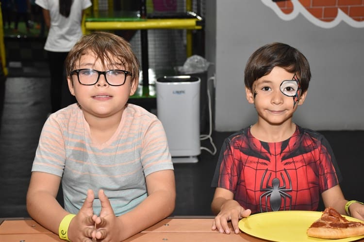 Andrés Ordóñez Kloss es festejado por sus 10 años de vida