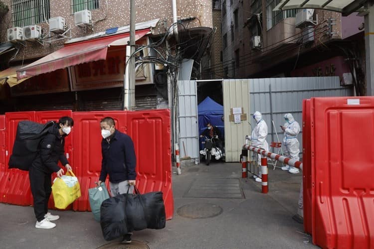 Tras relajación de medidas sanitarias, China reporta dos muertes por covid