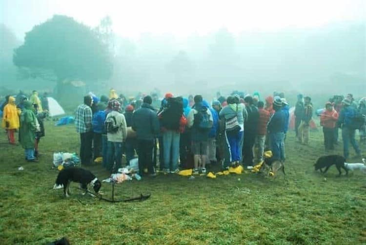 Se extravía familia de 5 integrantes en el Cerro Tepoztecatl de Mariano Escobedo