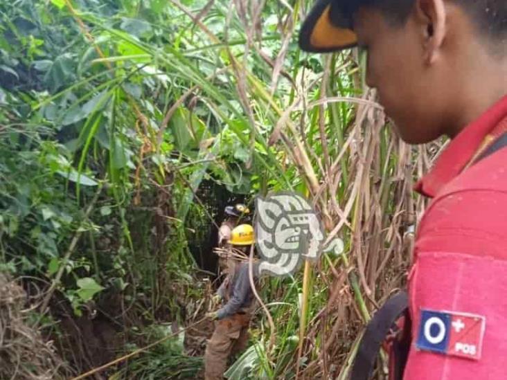 Rescatan a presunto ladrón que cayó a barranca en Fortín (+fotos)