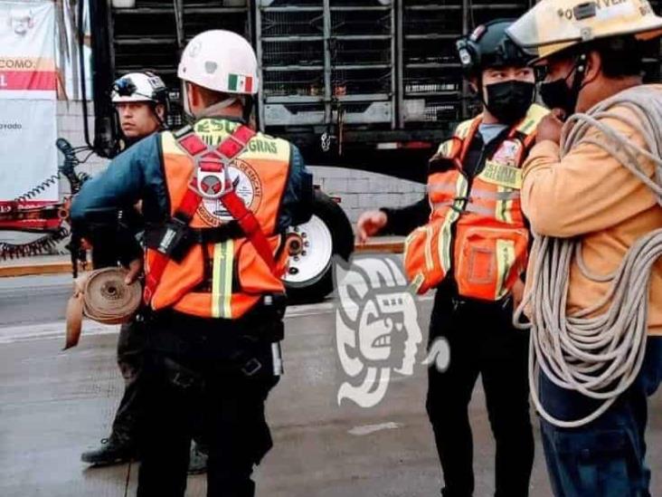 Rescatan a presunto ladrón que cayó a barranca en Fortín (+fotos)