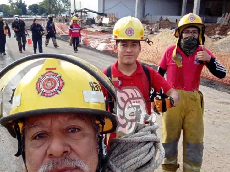 Rescatan a presunto ladrón que cayó a barranca en Fortín (+fotos)