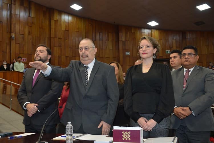 Secretario de Salud compareció enfermo ante el Congreso local