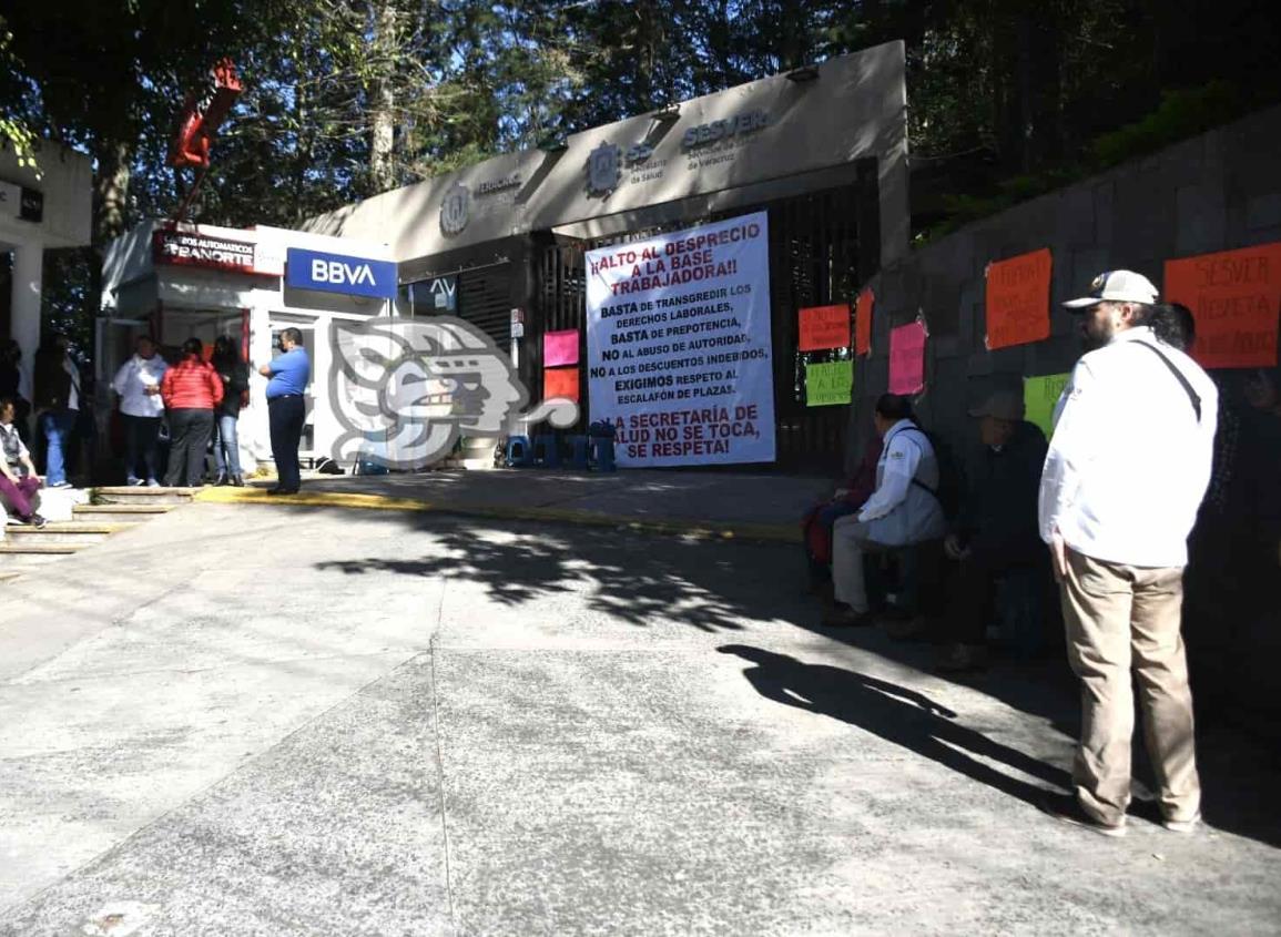 Trabajadores de Sesver toman instalaciones; acusan abusos laborales