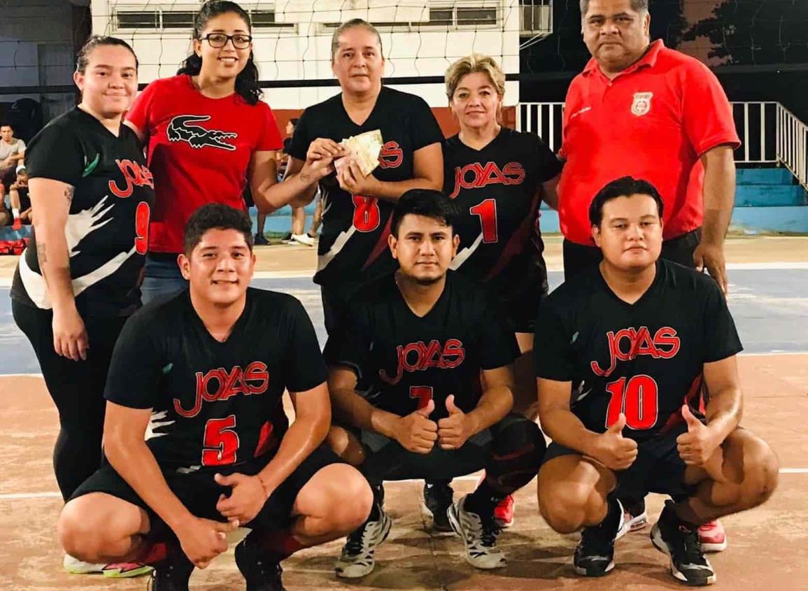 Joyas lo hizo una vez más; se coronó en el voleibol mixto