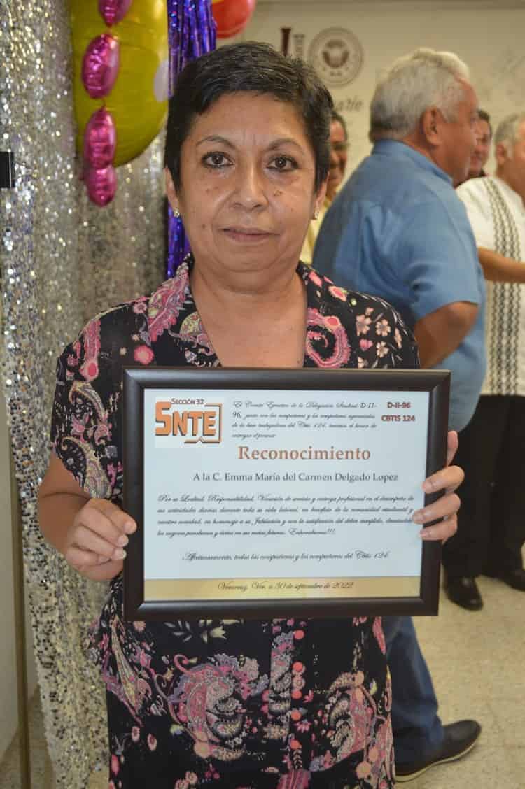 Maestros se jubilan luego de 30 años de servicio en el CBTIS 124