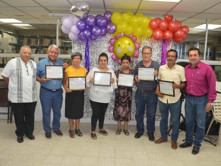 Maestros se jubilan luego de 30 años de servicio en el CBTIS 124