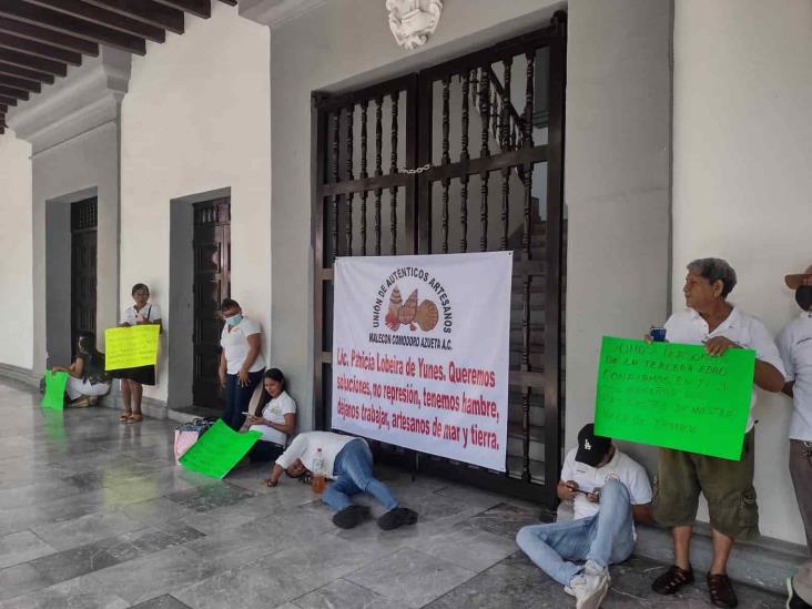 Somos madres y necesitamos trabajar: artesanas piden reinstalación en Veracruz (+Video)