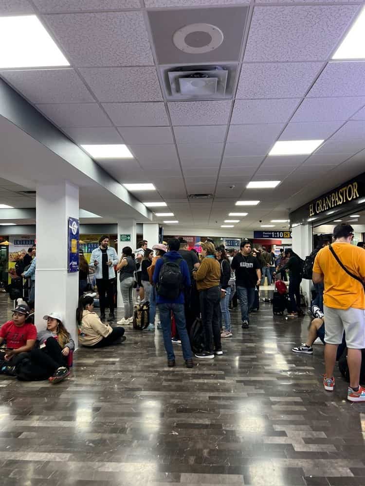 Vuelos desde Monterrey se retrasan hasta 9 horas debido a niebla en el Aeropuerto Internacional