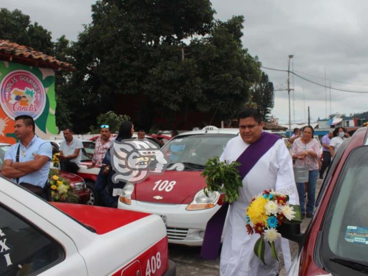 Realizan más de 300 taxistas caravana en Misantla