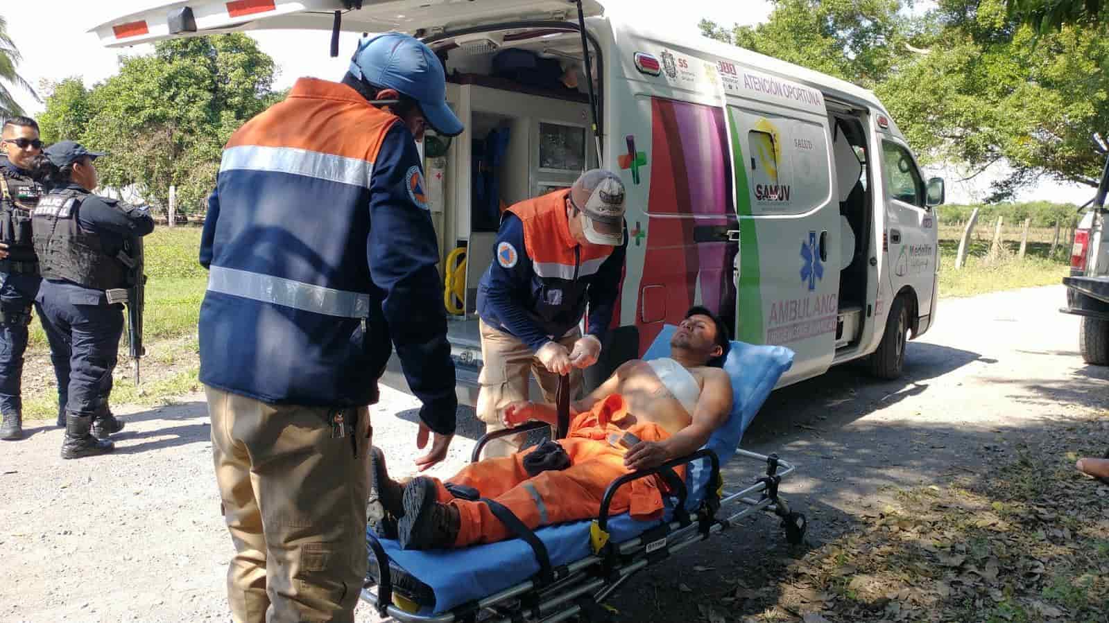 Joven se resiste a asalto y resulta baleado, en Medellín de Bravo