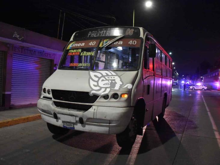 Urbano atropella a hombre en calles de Orizaba (+Video)