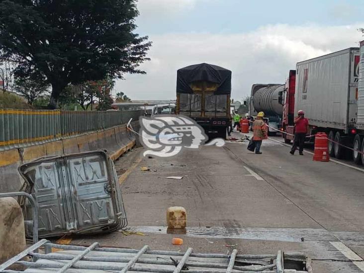 Fuerte choque en la Córdoba-Veracruz deja una persona sin vida