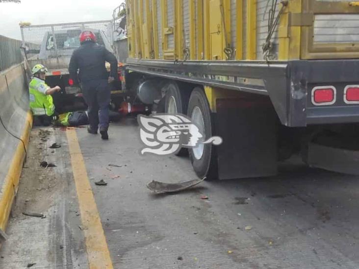 Fuerte choque en la Córdoba-Veracruz deja una persona sin vida