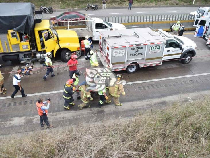 Fuerte choque en la Córdoba-Veracruz deja una persona sin vida