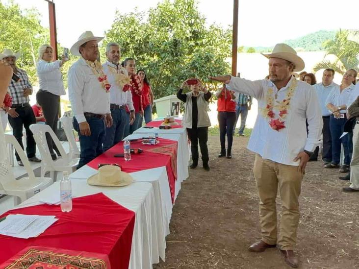 Protesta Manuel Guerrero Sánchez como nuevo dirigente de la CNC en Veracruz