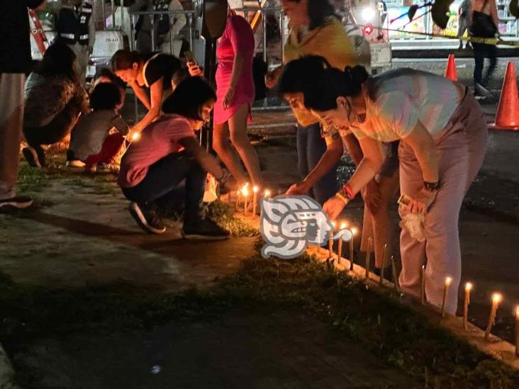 Se ilumina la zona norte con miles de velitas por Día del niño perdido