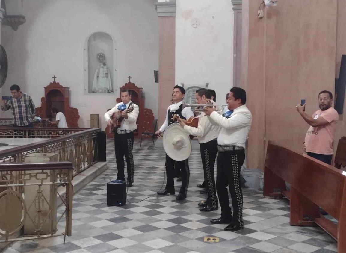 Mariachis dan serenata a la Virgen de la Concepción en Catedral de Veracruz (+Video)