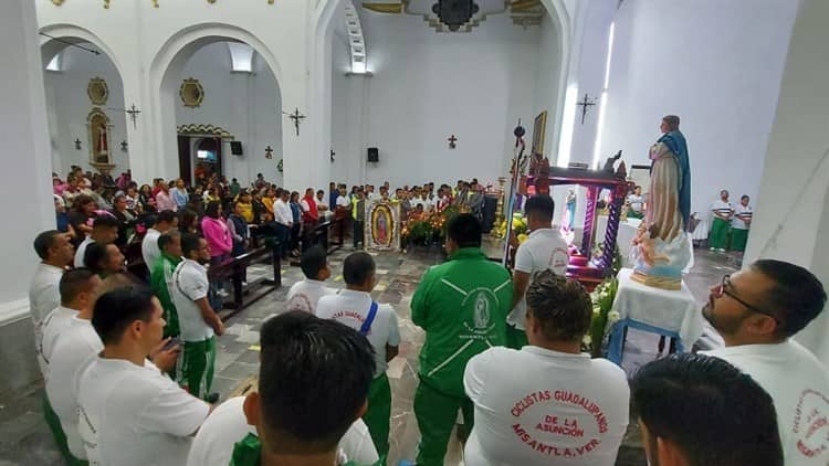 Desde Misantla, antorchistas y ciclistas parten por el fuego guadalupano