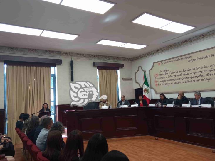 Reconocen a alumnos destacados de la Normal Veracruzana