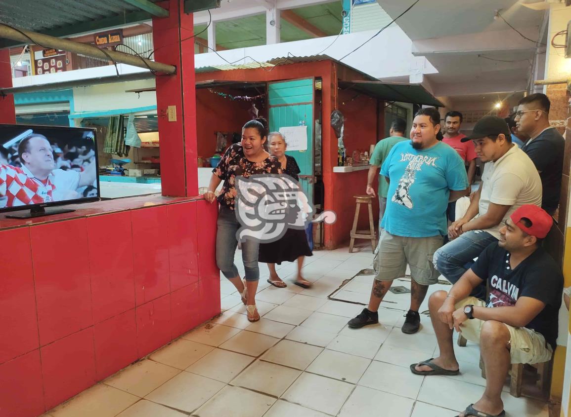 En Villa Cuichapa celebran triunfo de Croacia en el mundial