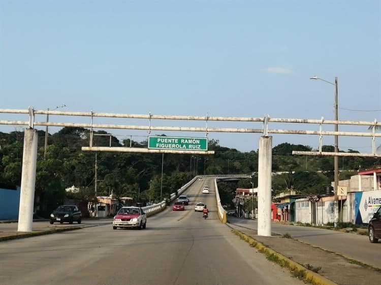 Registra asentamientos puente de la avenida Uno