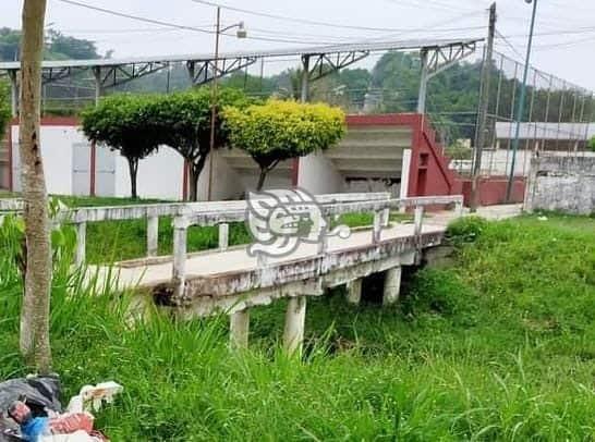 Piden impedir paso de motociclistas en puentes peatonales