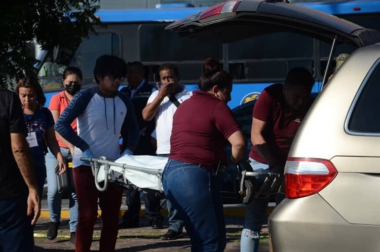 Pierde la vida a bordo de su camioneta en la vía pública de Boca del Río (+Video)