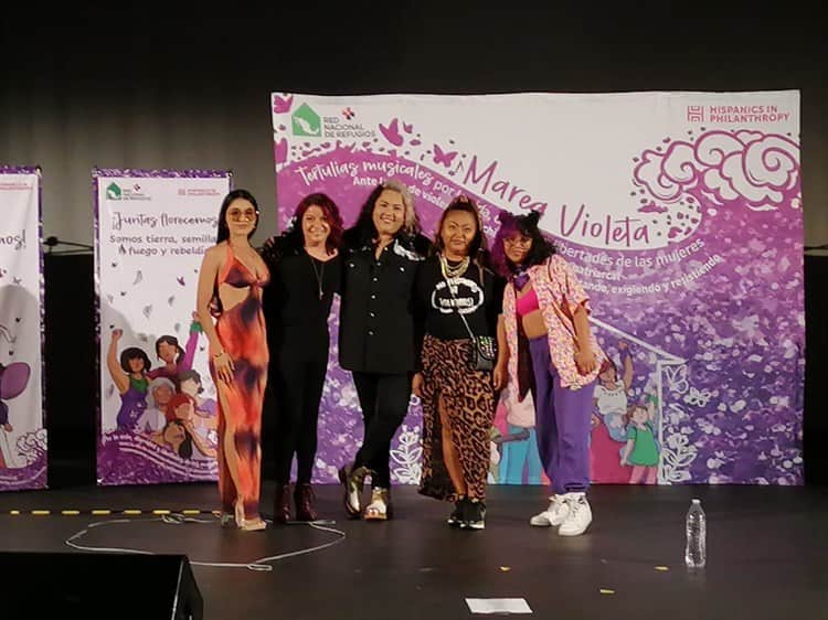 Inunda Marea Violeta el Teatro Gutiérrez Barrios en Boca del Río (+Video)