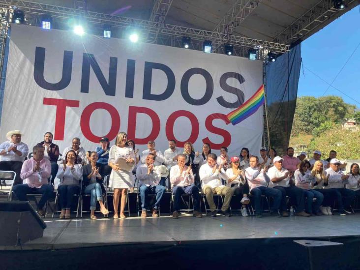 Presidenta del TEV asiste a evento de asociación a favor de la 4T