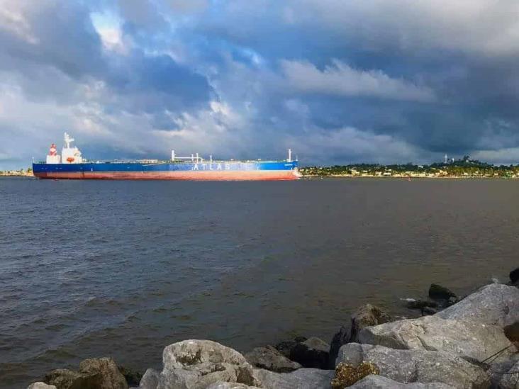 Crece movimiento de carga en el puerto de Coatzacoalcos