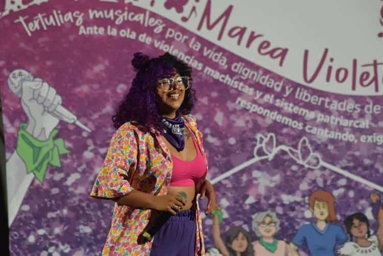 Marea Violeta celebra cuarta tertulia musical en Veracruz