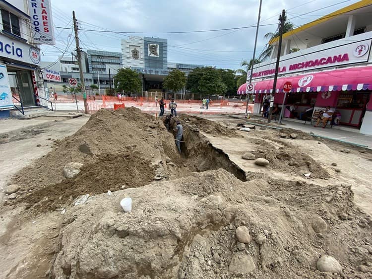 Obra del Ayuntamiento de Veracruz causa problemas al comercio