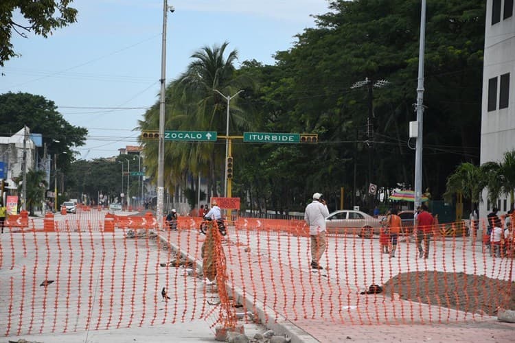 Obra del Ayuntamiento de Veracruz causa problemas al comercio