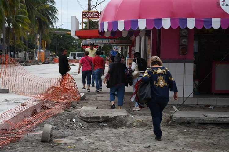 Obra del Ayuntamiento de Veracruz causa problemas al comercio