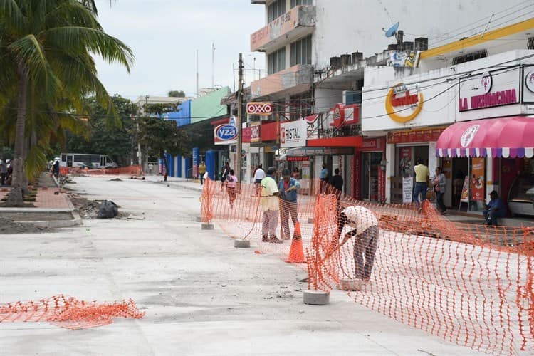 Obra del Ayuntamiento de Veracruz causa problemas al comercio