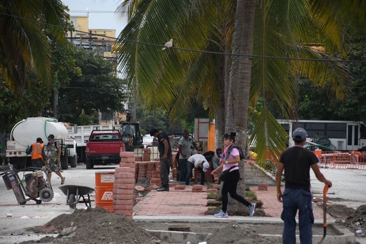 Obra del Ayuntamiento de Veracruz causa problemas al comercio