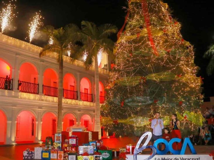 ¡Inició la fiesta!; encienden Árbol Navideño en Boca del Río