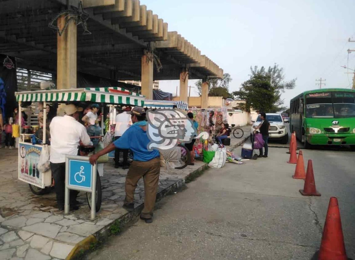 Reubican a comerciantes afuera del Parque Miguel Hidalgo