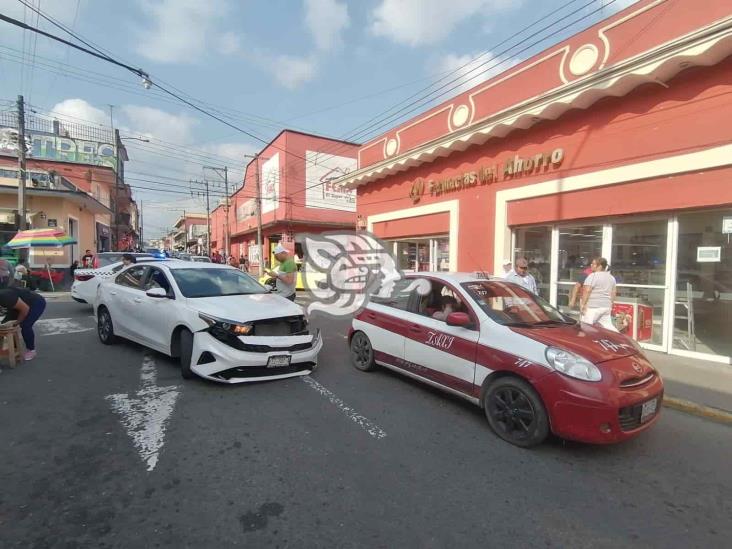 Fuerte movilización por choque en crucero 1x1 del centro de Orizaba