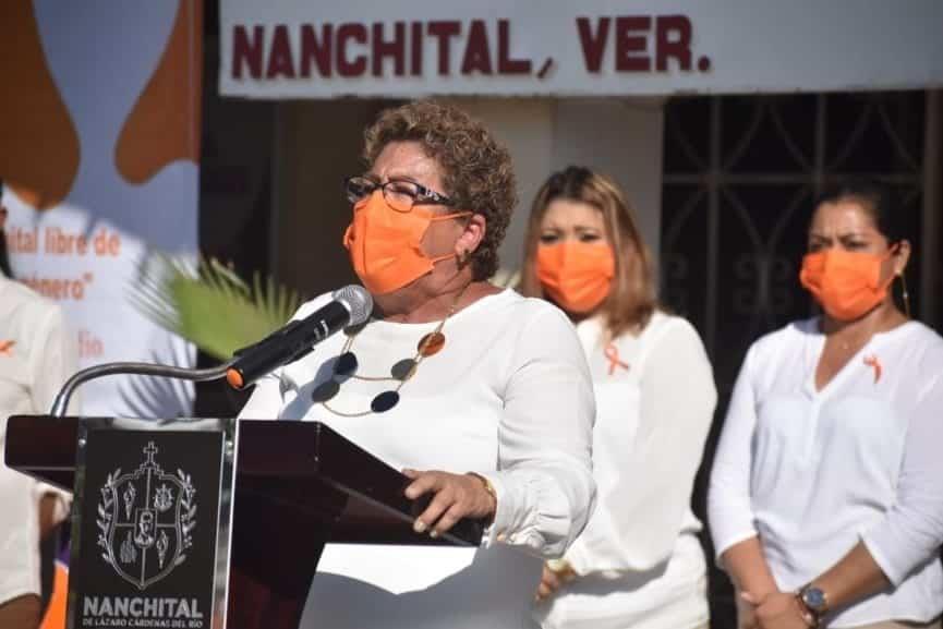 Esmeralda Mora Zamudio, comadre de Rocío Nahle, no aprende a un año de Gobierno