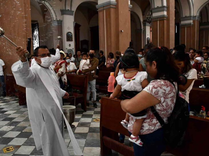 Feligreses acuden a Catedral de Veracruz a celebrar a Virgen de Guadalupe (+Video)