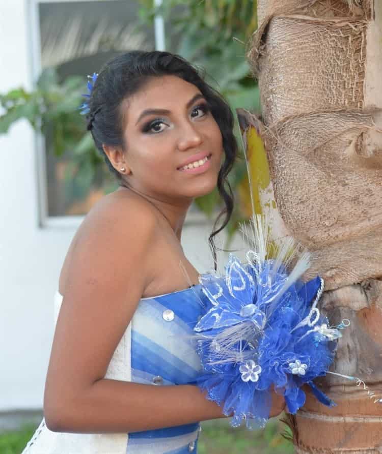¡Que siga la fiesta! Lisa, se hizo viral por no llegar sus invitados a sus XV años, ahora tendrá otra fiesta(+Video)