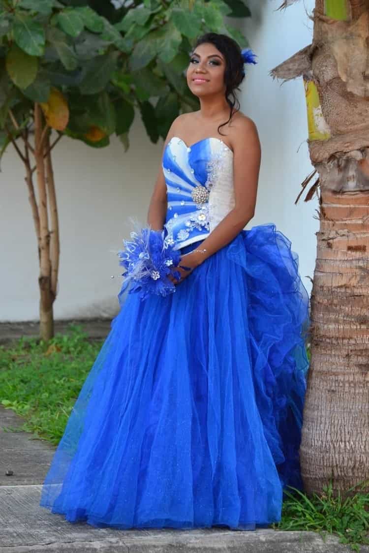 Lisa, la quinceañera que se hizo viral en Veracruz, recibió más de 500 regalos