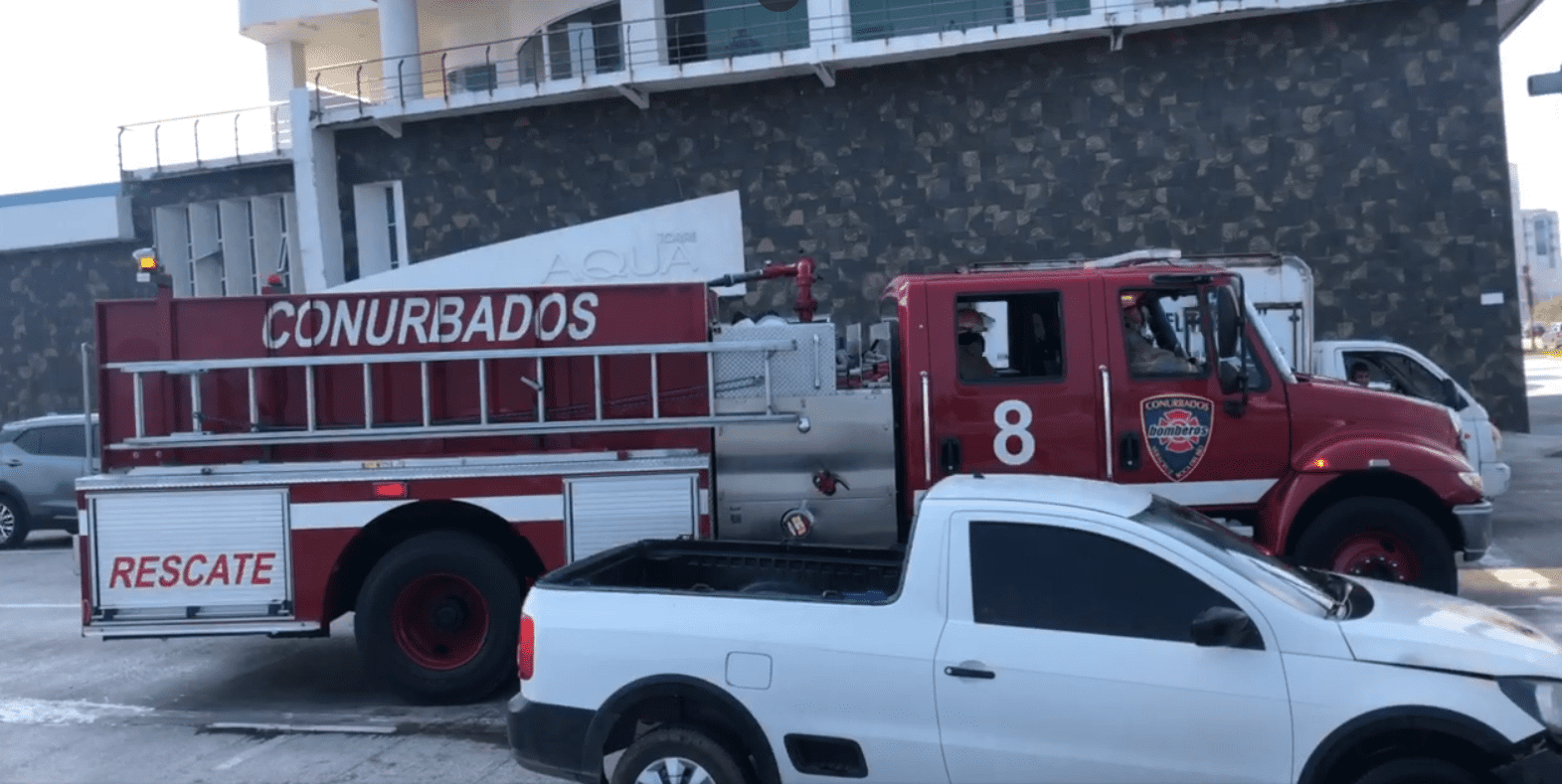 Conato de incendio en camioneta provoca movilización en Boca del Río (+Video)