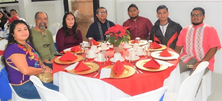 Maestros porteños celebran su tradicional posada