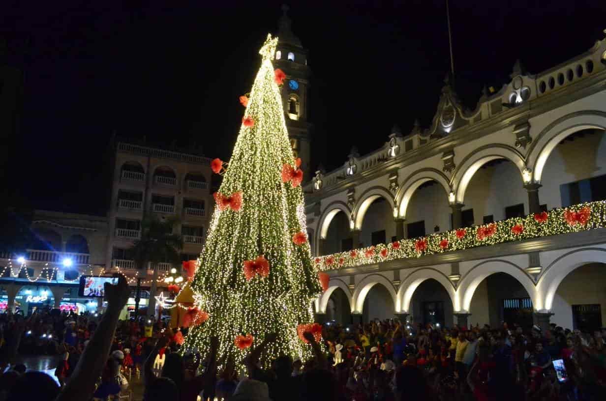 Anuncian concierto en el zócalo de Veracruz