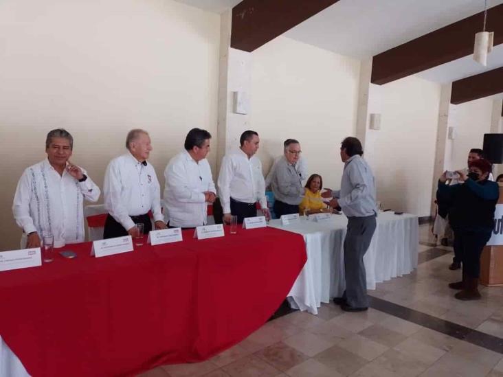 Con la presencia de representantes del SUTERM, reciben 78 familias sus escrituras en Orizaba