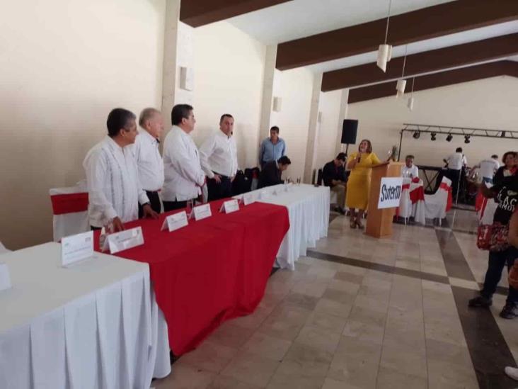 Con la presencia de representantes del SUTERM, reciben 78 familias sus escrituras en Orizaba