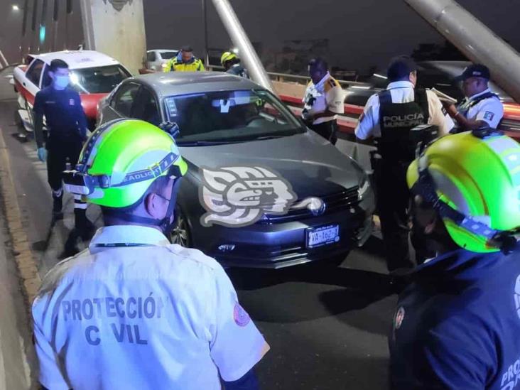 Carambola en puente atirantado de Orizaba provoca movilización policiaca